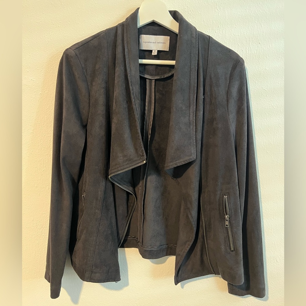 Women’s Cupcakes and Cashmere Feux Suede Moto
Jacket Medium